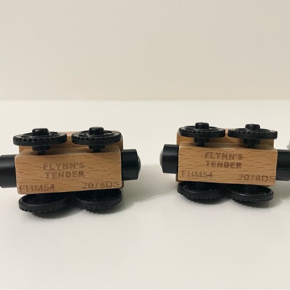 Thomas & Friends Wooden Flynn and Flynns Tender Train - Picture 16 of 16